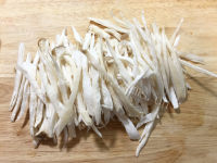 雪白手撕金沙杏鲍菇做法图解3)