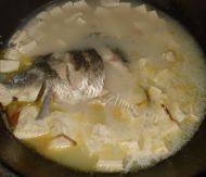 家常菜草鱼炖豆腐