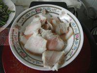 可口的蒜苔回锅肉做法图解1)
