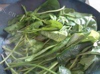 自制美食菠菜猪肝汤做法图解6)