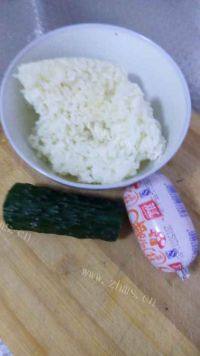 美味的三色炒饭做法图解1)