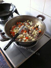 易做的咖喱土豆牛肉做法图解8)