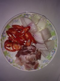 家常菜洋葱炒肉做法图解2)