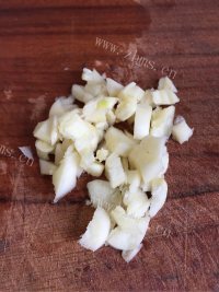 家常菜清炒包菜做法图解2)