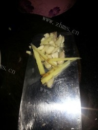 神奇的蒜香蕃薯藤做法图解2)