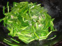 「家有大厨」韭菜炒鸡蛋做法图解7)