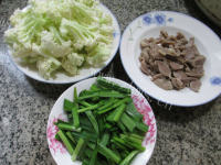 秀色可餐的韭菜鸡胗炒花菜做法图解1)