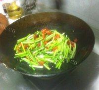 美味蒜苔炒牛肉做法图解5)