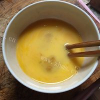 美味的西红柿蛋花汤做法图解3)