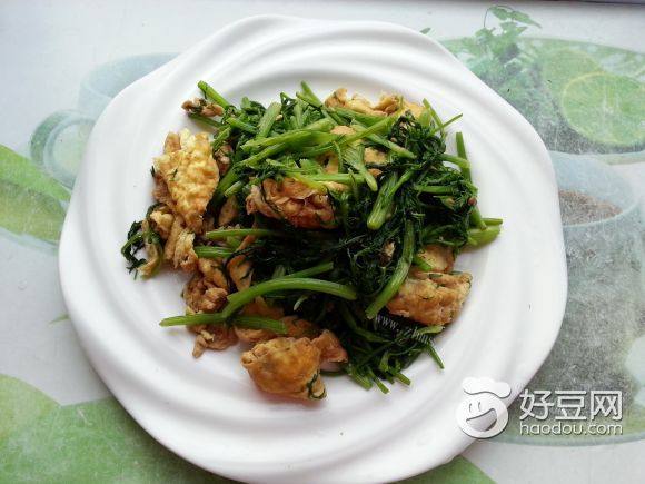 家常菜茴香炒鸡蛋