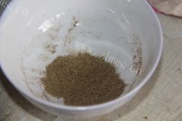 美味的干煸蚕蛹做法图解8)