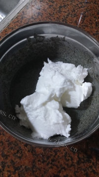 自制黑芝麻戚风蛋糕做法图解14)