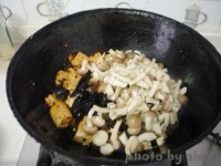 色香味浓的虾酱炒豆腐做法图解9)