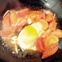 色泽鲜亮的西红柿鸡蛋面的做法图解八