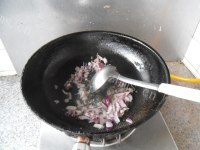 香喷喷的牛肉炖柿子做法图解5)