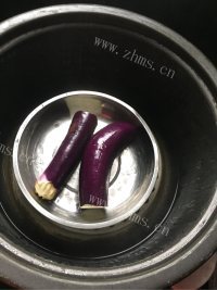 好吃的蒸蒜茄子无油不开火做法图解3)