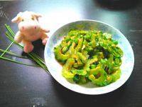 家常菜青椒炒苦瓜