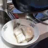 蒸比目鱼做法图解4)
