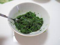 自制芹菜猪肉包做法图解7)