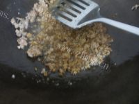 家常菜肉末炒酸豆角做法图解6)