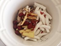 美味的椰子鸡汤做法图解7)