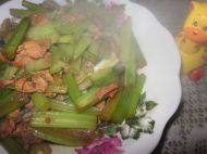 回味无穷的芹菜肉丝
