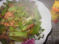 回味无穷的芹菜肉丝