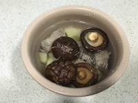 美味土豆香菇排骨汤做法图解3)