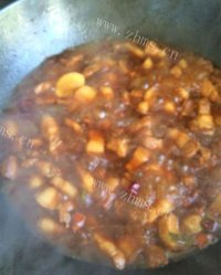 香飘十里的土豆炖肉做法图解7)