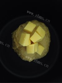 自制肉松沙拉面包做法图解1)