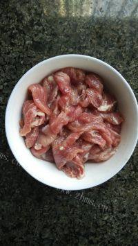 家常菜香辣酸菜肉片做法图解1)