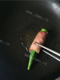 美味的秋葵培根卷做法图解7)