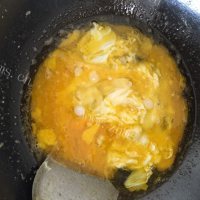 回味无穷的韭菜炒鸡蛋做法图解4)