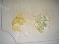 美味的菠菜粉丝汤做法图解6)