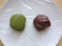 自制红豆沙冰皮月饼做法图解9)