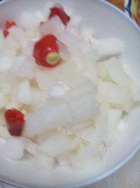 家常菜鸡腿菇炒肉做法图解3)