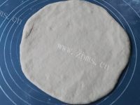 自制培根鲜虾披萨做法图解5)