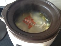 营养淮山炖鸡汤做法图解8)