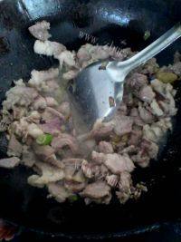 家常菜水煮肉做法图解5)