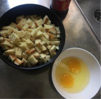 酥脆炒面包糠做法图解4)