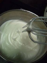 适中的抹茶戚风蛋糕做法图解12)