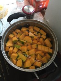 喷香的小米南瓜粥做法图解3)