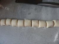 自制小花卷做法图解7)