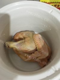 色泽鲜亮的鸡汤做法图解2)