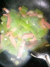 「DIY」火腿炒莴笋做法图解8)