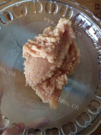 美味的香菇鸡肉馄饨做法图解1)