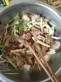色味俱佳的凉拌牛肉做法图解3)