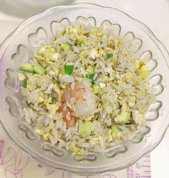 营养丰富的虾仁炒饭