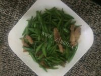喷香的豆角炒肉做法图解7)