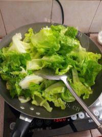 甘脆的清炒生菜做法图解3)